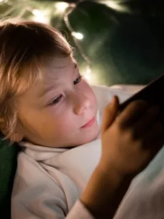 Screen Time & Cognitive Dev: New 2025 Insights - Cover Image