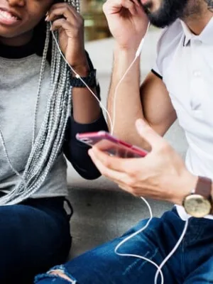 Gen Z's Music Consumption: Streaming & Social Media's Influence - Cover Image