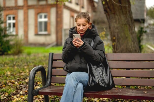 Social Media & Mental Health in 2025: A Guide to Navigating the Digital World