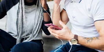 Gen Z's Music Consumption: Streaming & Social Media's Influence - Cover Image